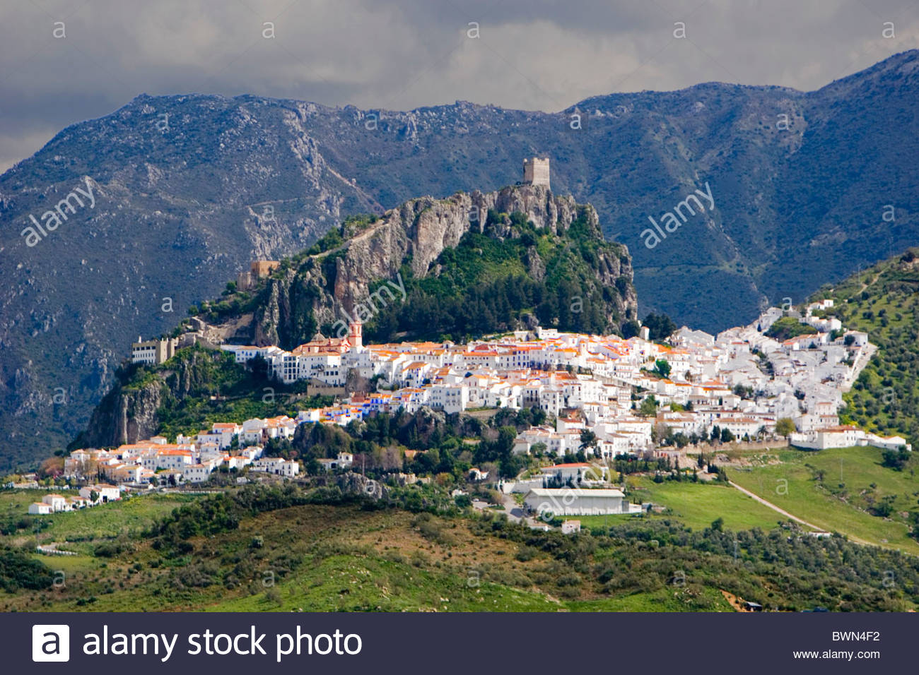 spain-europe-zahara-de-la-sierra-andalucia-region-cadiz-province-city-BWN4F2.jpg